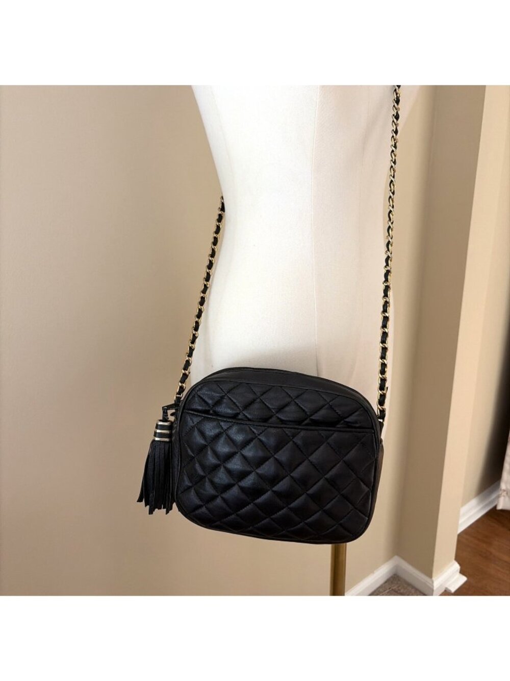 VTG Elena's Caviar Quilted Leather Crossbody Bag Black Chain Strap Old Money